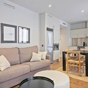 Apartment Uma Suites Barceloneta Beach, Barcelona